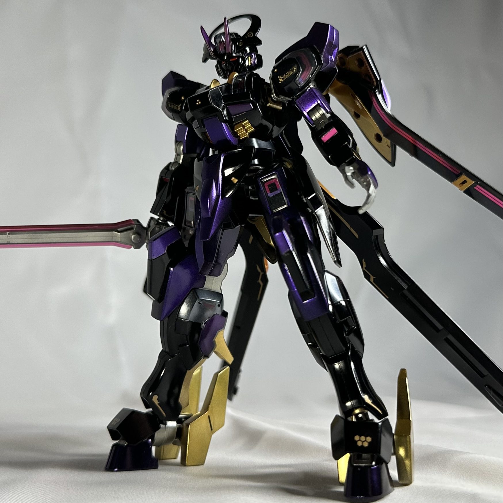 ガンダムシュバルゼッテ 紫炎｜スアラエさんのガンプラ作品｜GUNSTA