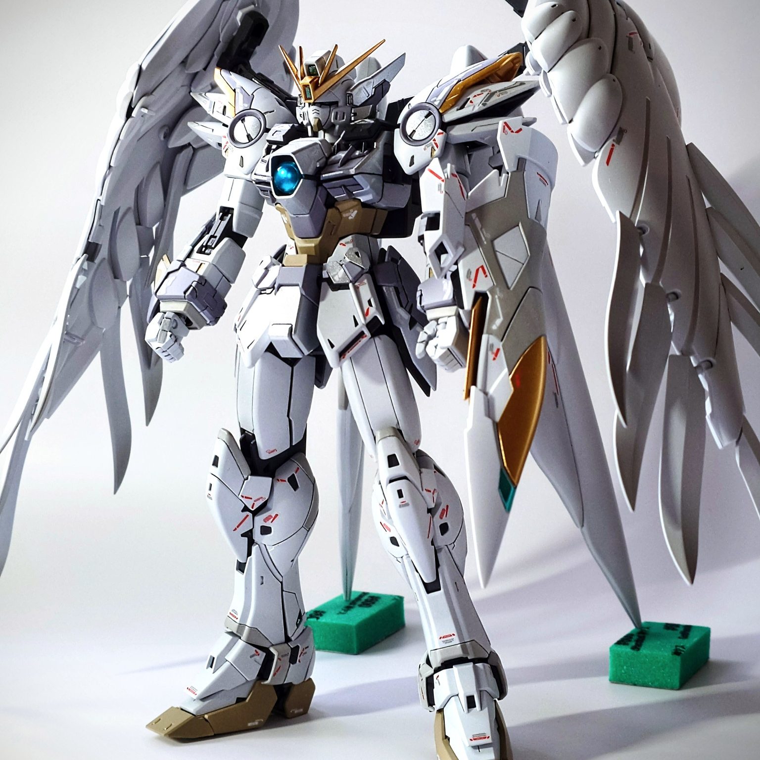 MGウイングガンダムゼロEW Ver.Ka スノーホワイト風全塗装｜れおプラ