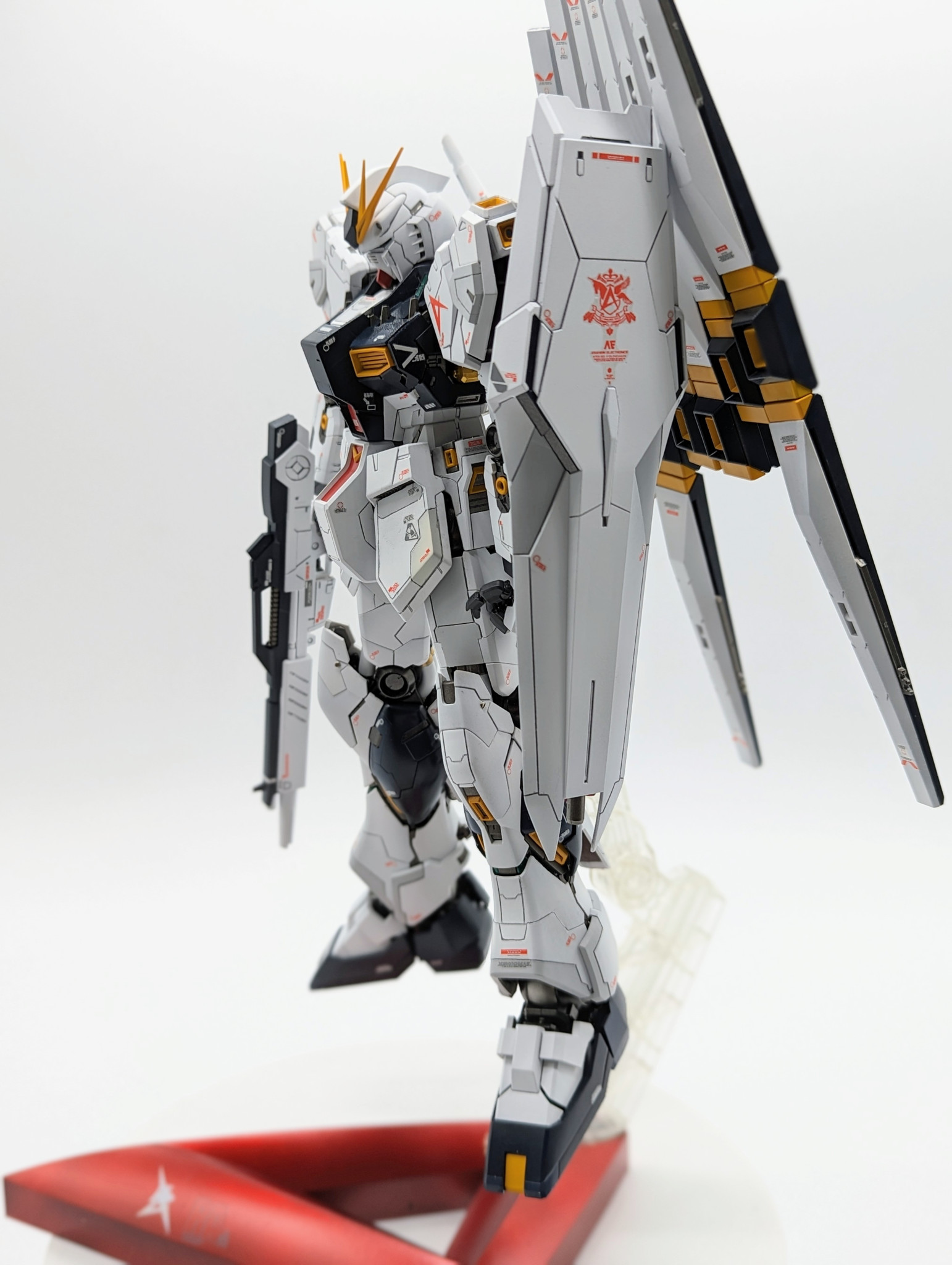 MG νガンダムverKaダブルフィンファンネル全塗装改修｜kenshira0123