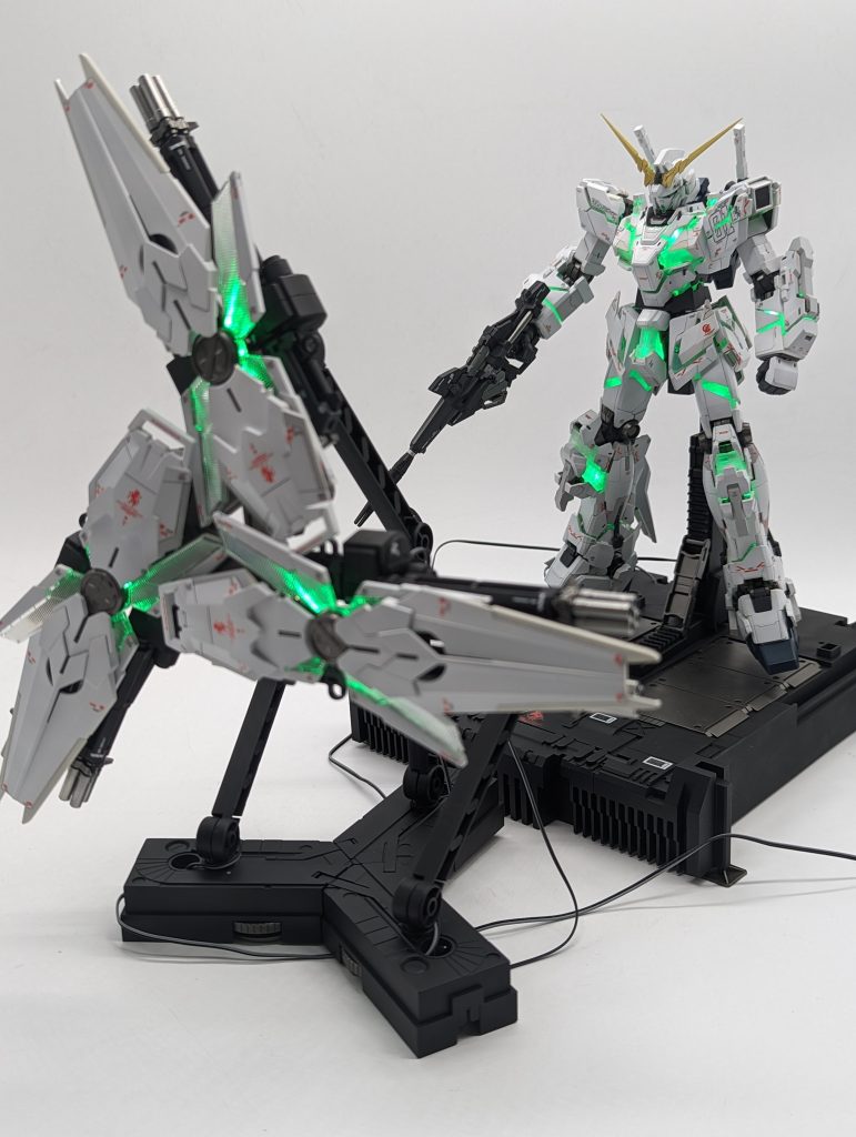 MGEXユニコーンガンダム改修塗装完成品｜kenshira0123さんのガンプラ