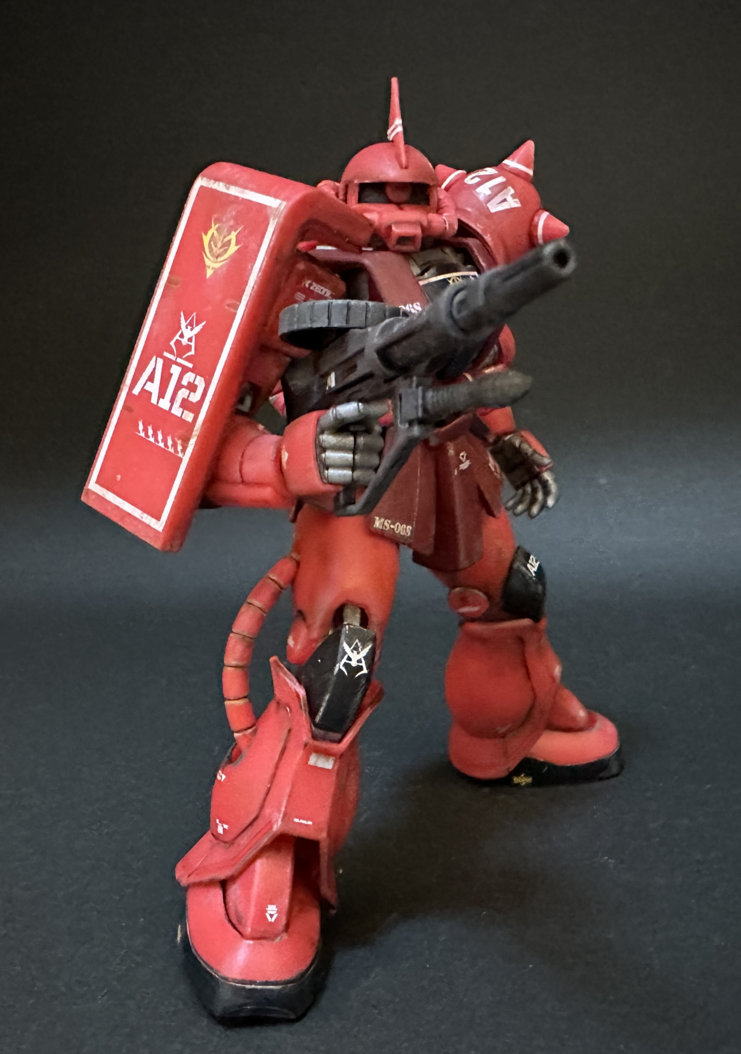 今月の成形色仕上げ 箱の絵に寄せてつくるシャア専用ザク 21stリアル