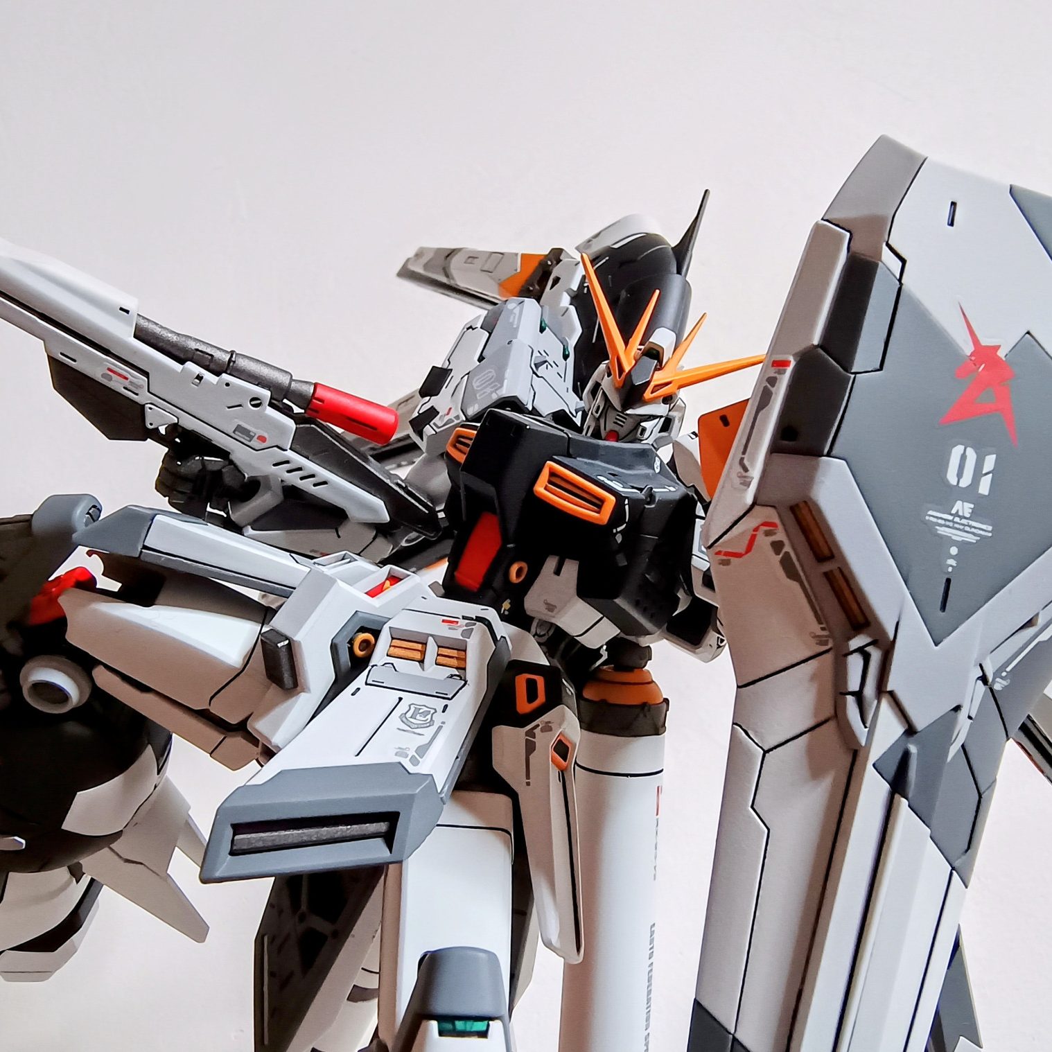 モリ リン RG ニューガンダム 全塗装完成品 RG ガンプラ νガンダム 全