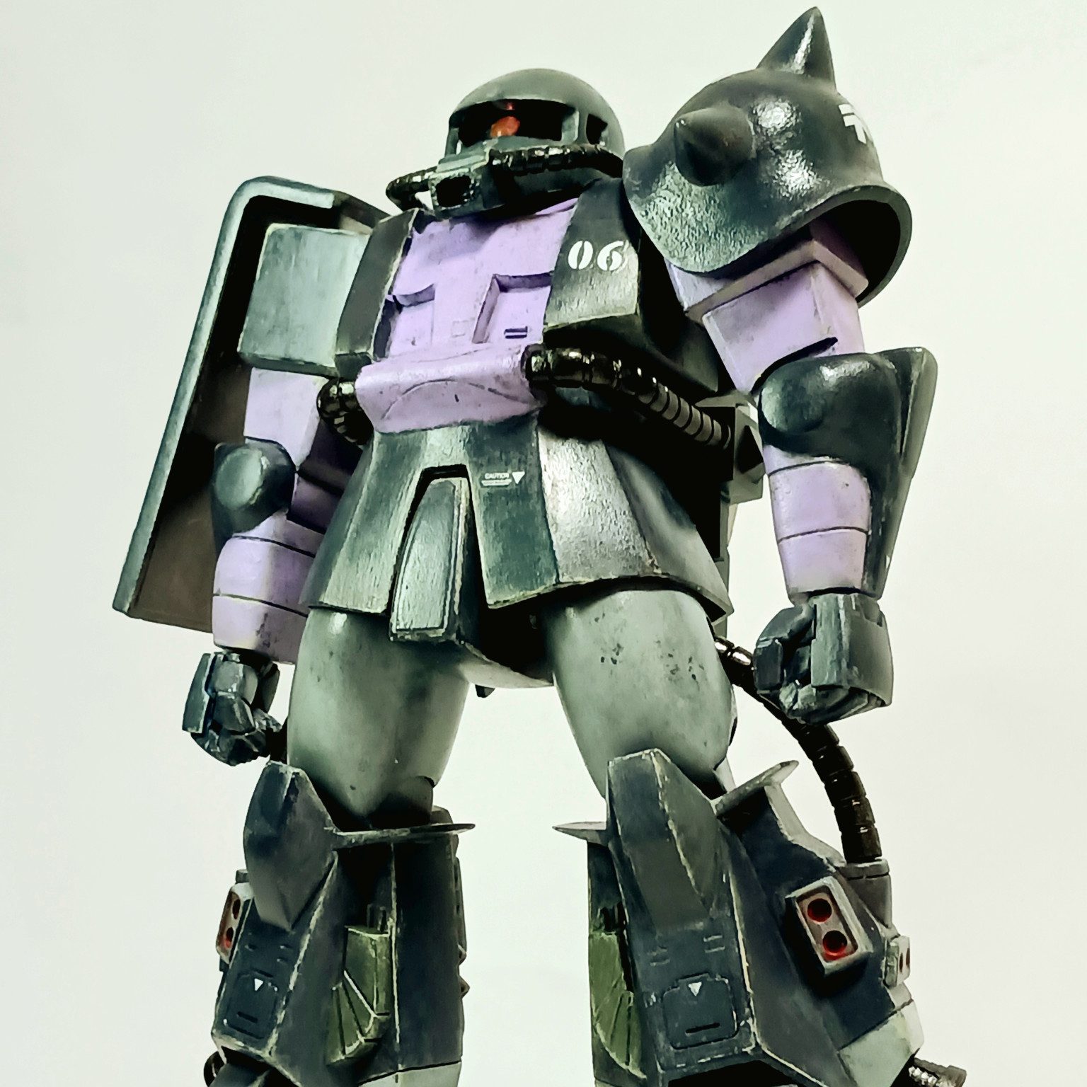 旧キット MS−06R ZAKUⅡ【筆塗り全塗装】｜sama4laoidanganさんの