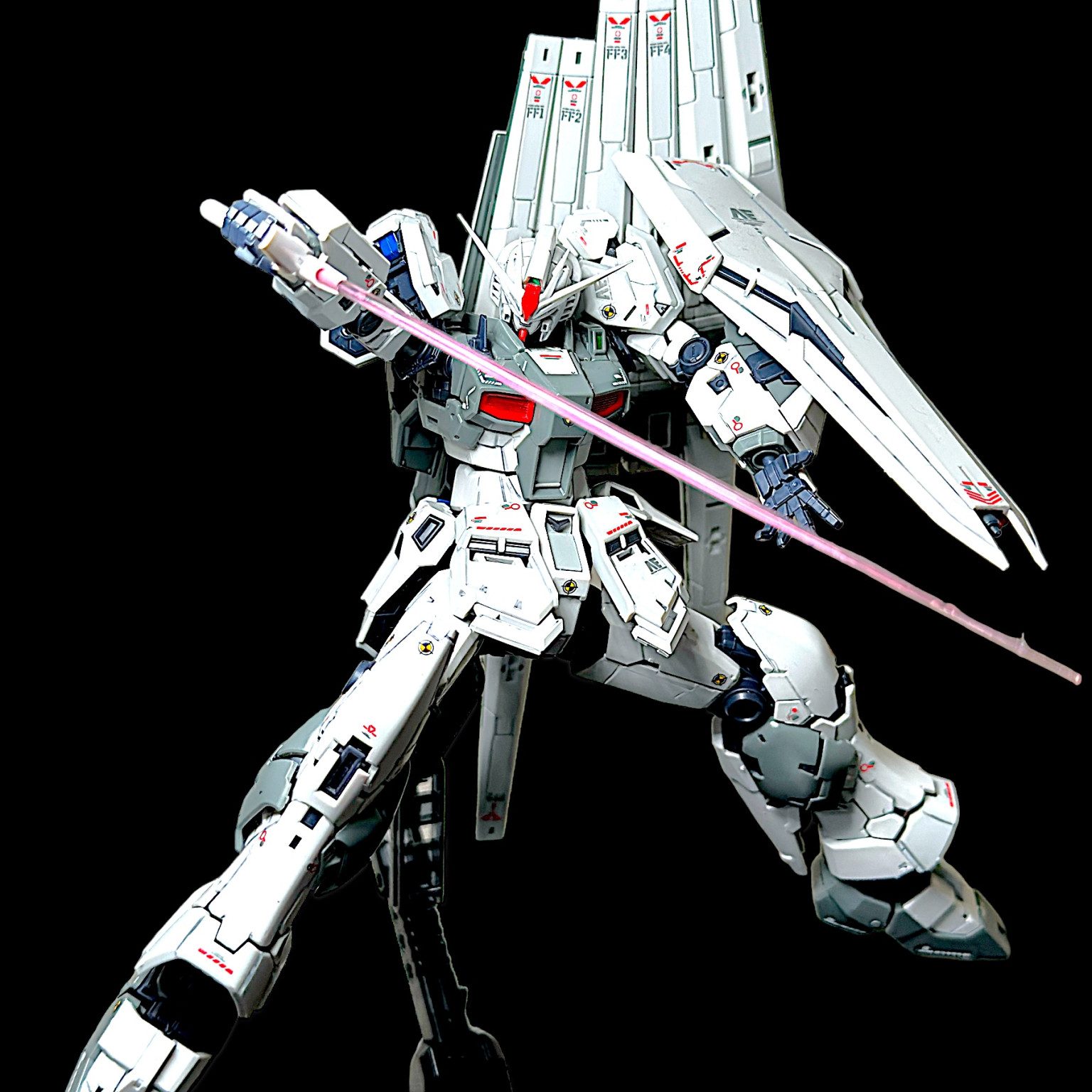 RG 1/144 νガンダム (ファーストロットカラーVer.)｜かるまさんの