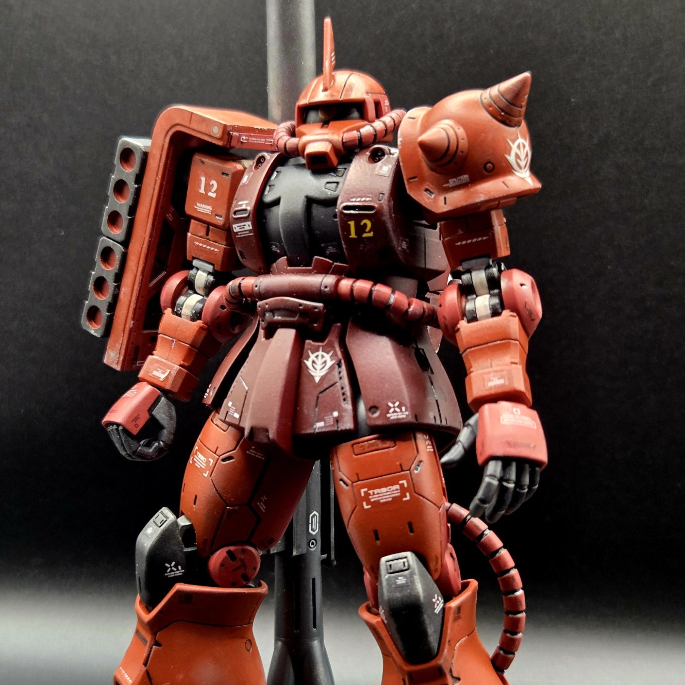 HG1/144 シャア専用ザク 赤い彗星Ver完成！｜カタオカ アツシさんの