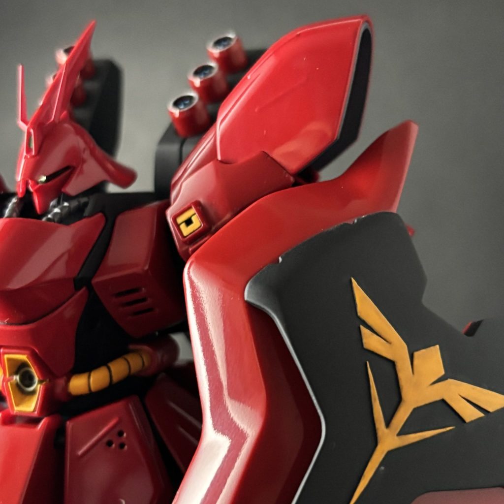 HGUC サザビー 全塗装｜クリソーマンさんのガンプラ作品｜GUNSTA