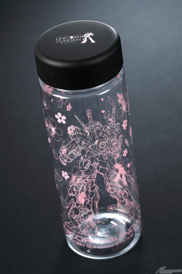 ガンダムカフェ各店＆ガンダムスクエアにて「クリアボトル付きドリンク