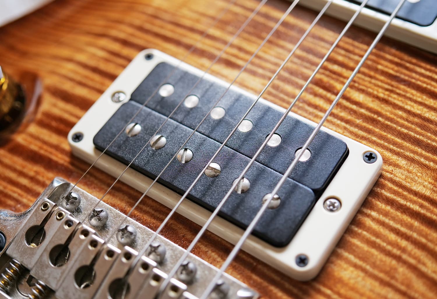 ギターピックアップ完全ガイド - 種類から選び方・交換方法まで