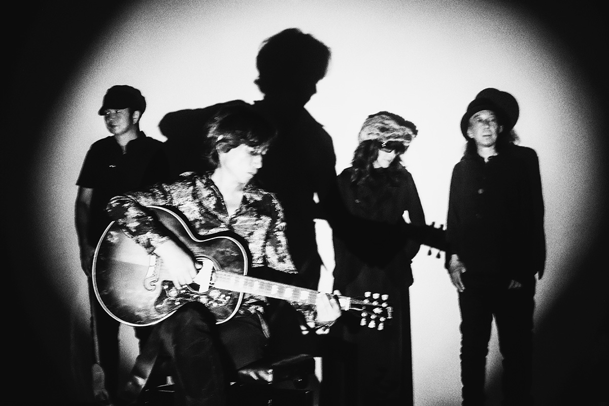 浅井健一率いるSHERBETSが、2022年10月26日（水）にニュー・シングル