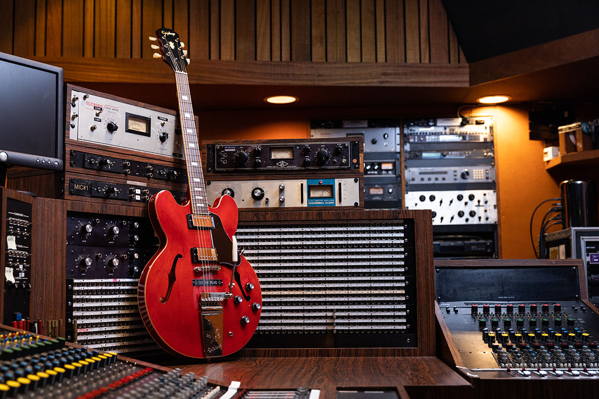 エピフォン、ジョー・ボナマッサの最新シグネチャー・モデル“Joe