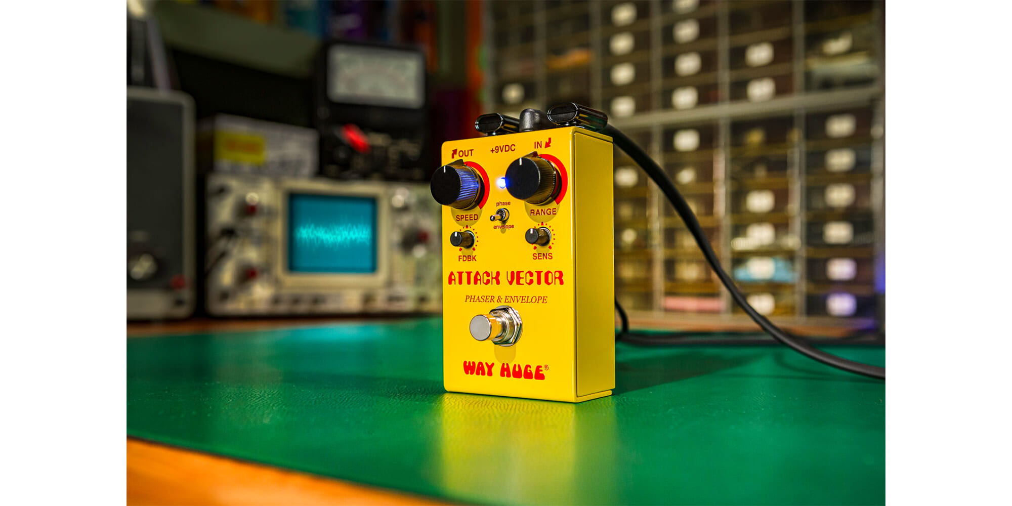 Way Hugeより、フェイザーとエンベロープ・フィルターを一体化させた