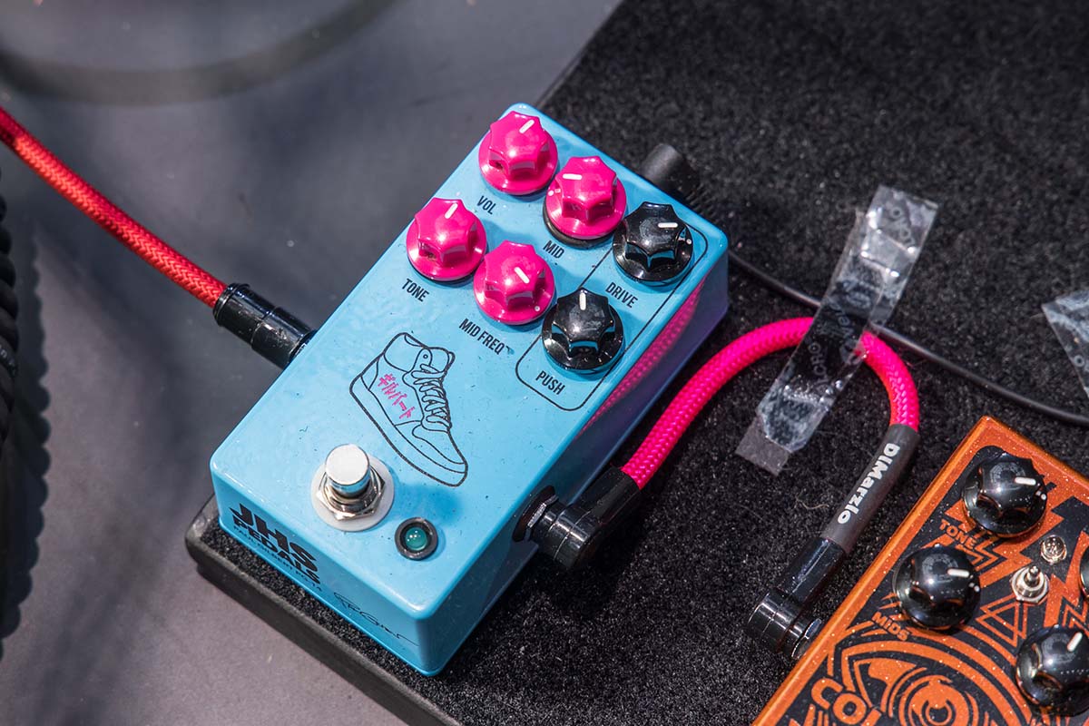 MR.BIGの最後の武道館で、ポール・ギルバートが操ったペダルボード