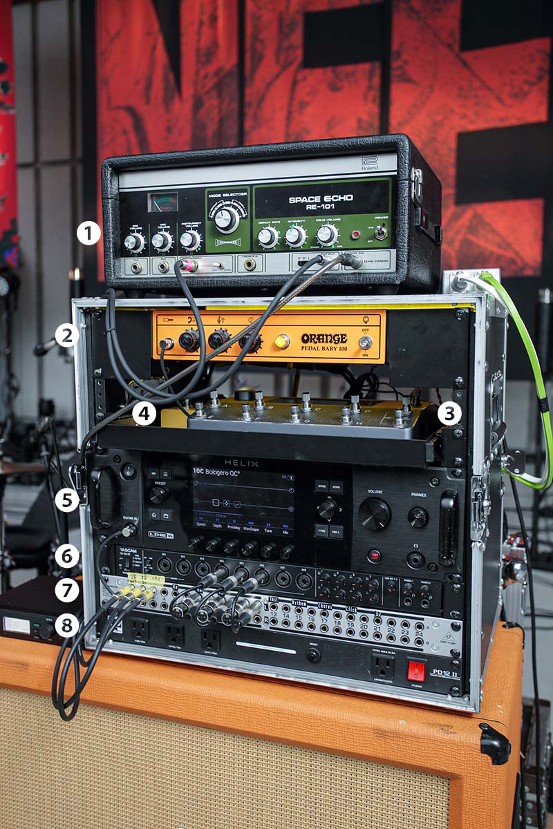 NEEの変幻自在な音色を支える、夕日のラック・システムとペダルボード