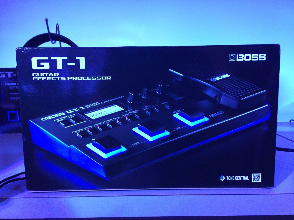 マルチエフェクター】BOSS ペダルマルチの最新鋭モデル “GT-1