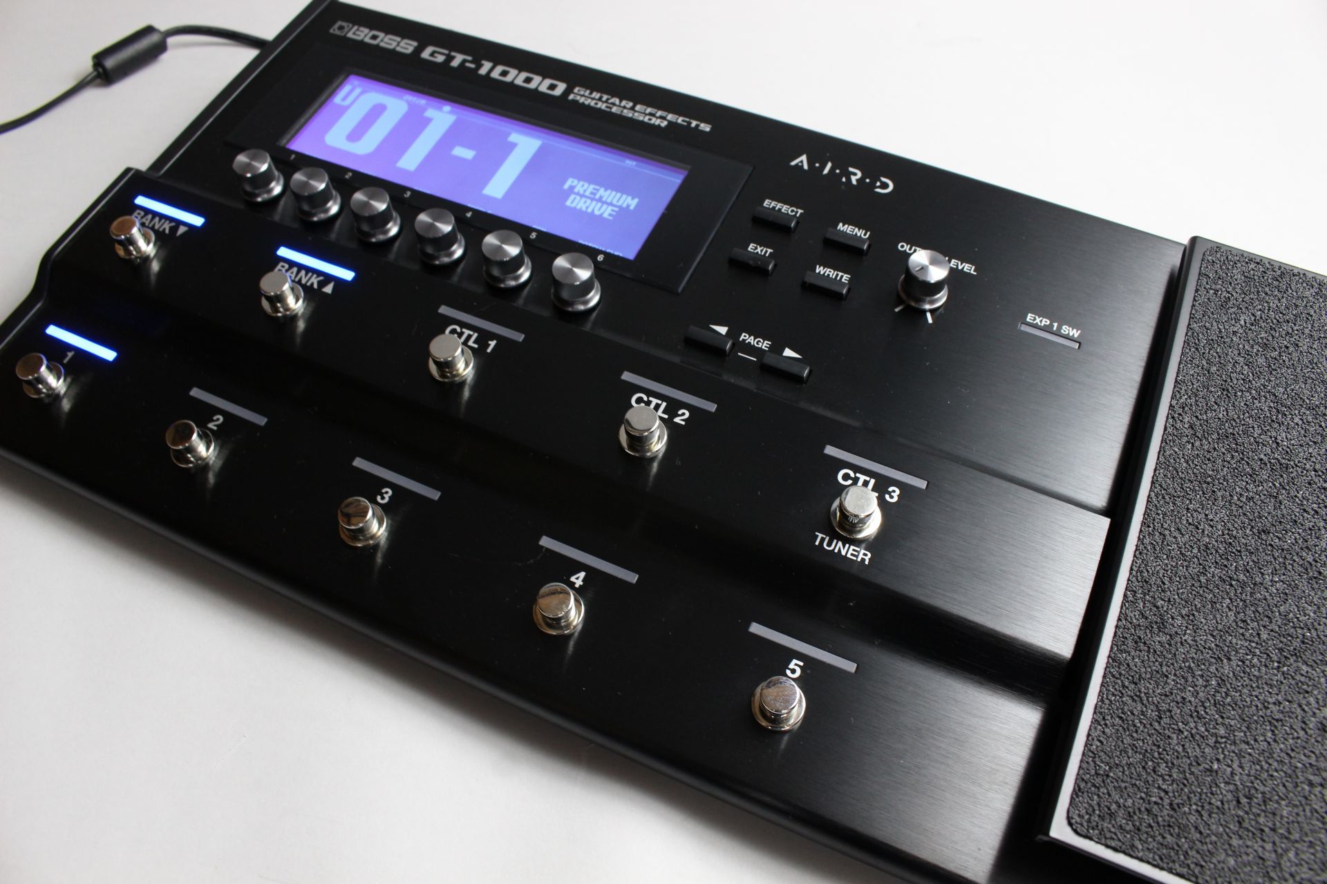 マルチエフェクター・レビュー】BOSS 高音質設計で話題のマルチ “GT