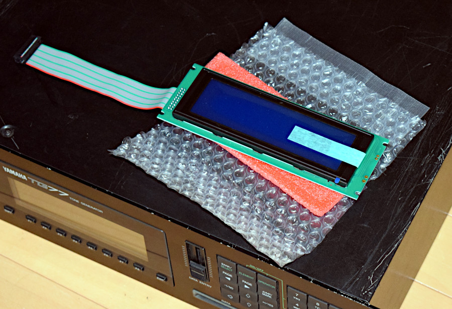 Yamaha TG77のディスプレイを交換: シンセな日々