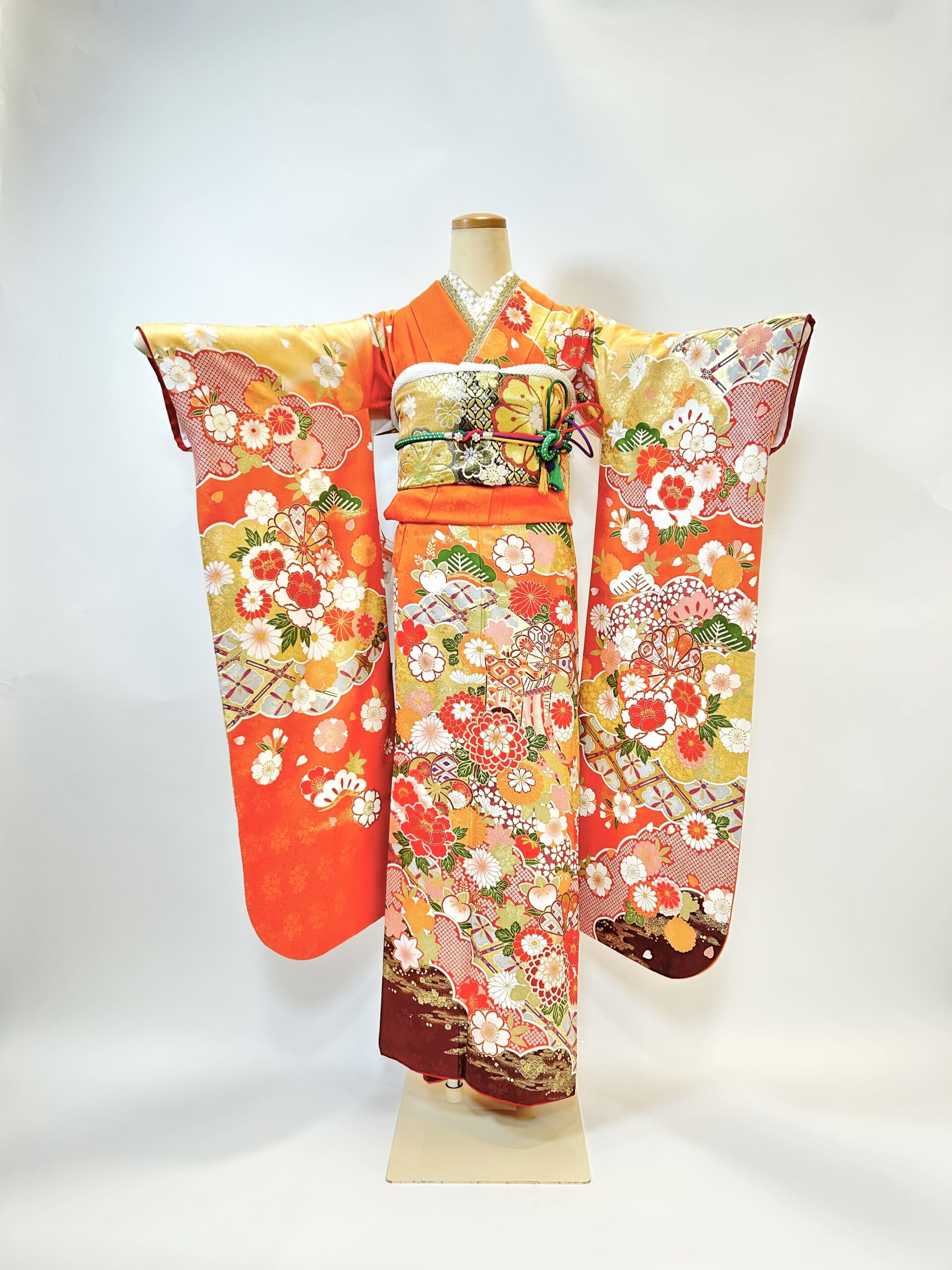 華やかなオレンジに王道古典柄が上品 | 京都・大阪で振袖・前撮りの