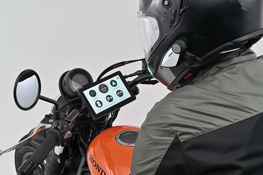 今どき必須?! バイク用スマートモニターに注目！ | ヘリテイジ