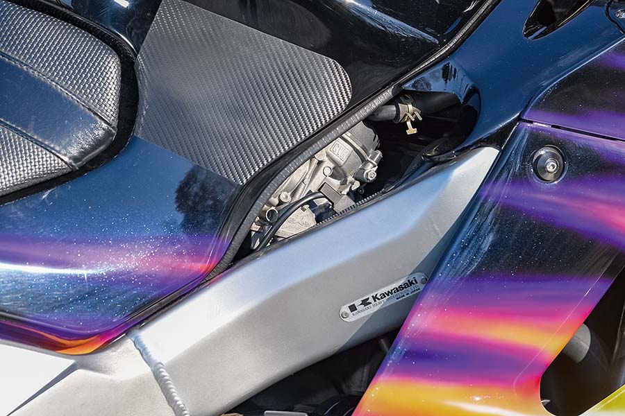 11月2ndオーダーページ KAWASAKI Ninja ZX-11 D型 – 京都のバイク