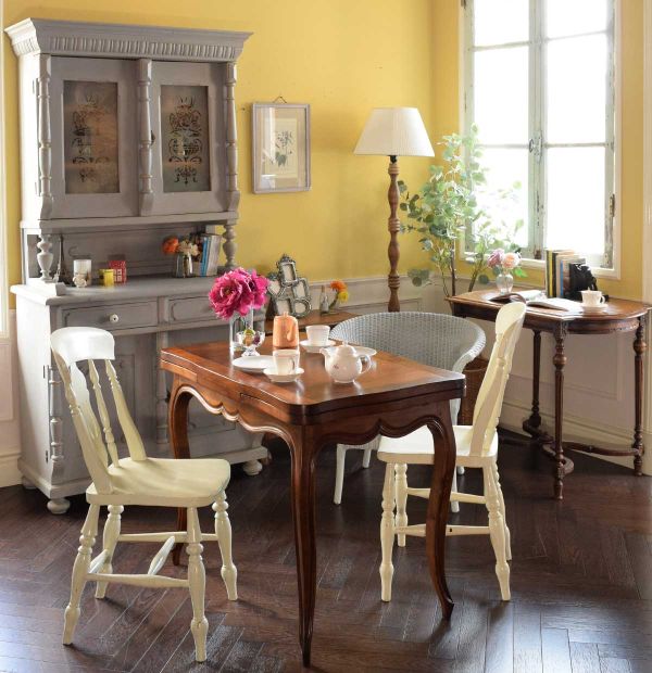 おしゃれなアンティークの家具、オトナ可愛いフレンチシックなペイント
