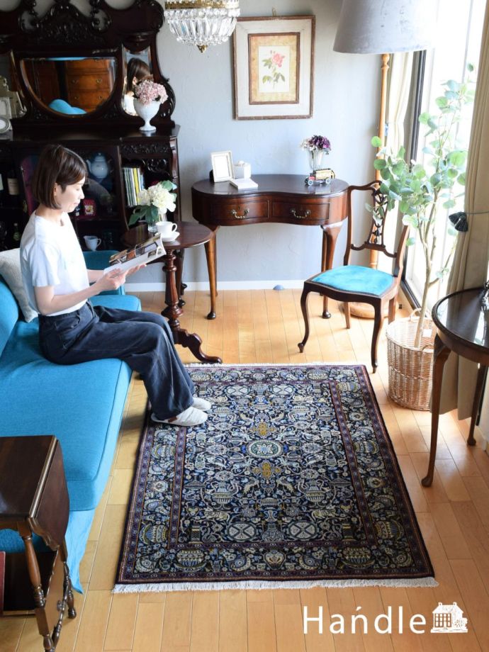 深い藍色がめずらしいKashan（カシャーン）、コルクウールの美しい