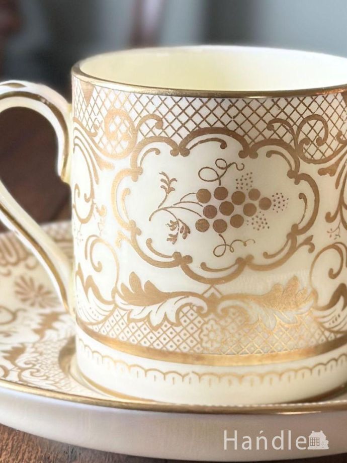 英国のアンティークの美しい食器、クラウンスタッフォードシャーの