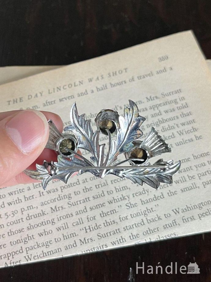 イギリスで見つけたアンティークブローチ、英国で愛されるあざみの