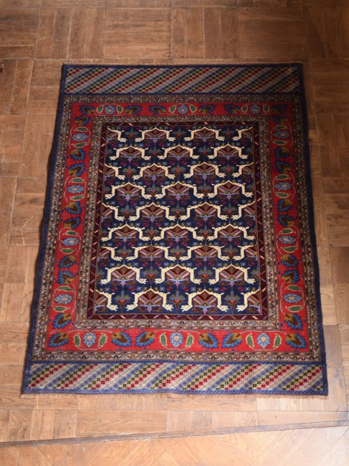 バルーチのおしゃれな幾何学模様の絨毯、ビンテージのトライバルラグ(m