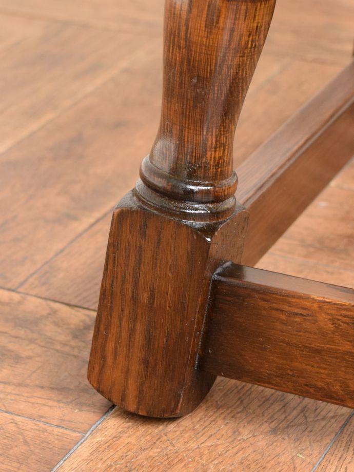 英国アンティークの八角形のおしゃれなテーブル、気軽に使える小さな