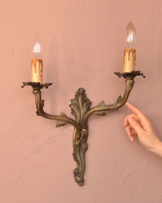 アンティーク風の2灯タイプの素敵なウォールランプ（E17シャンデリア