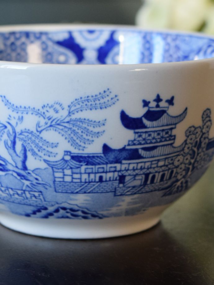 バーレイ社のおしゃれな食器、トーキーブルーウィローパターンの