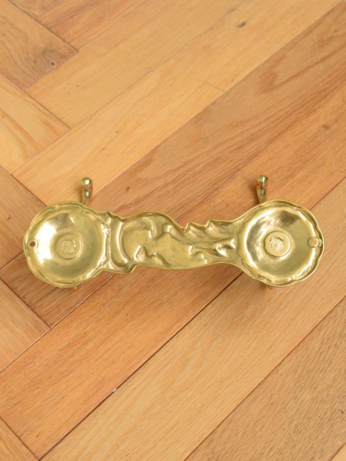 イタリアから届いたおしゃれなコートラック、真鍮製のウォールフック