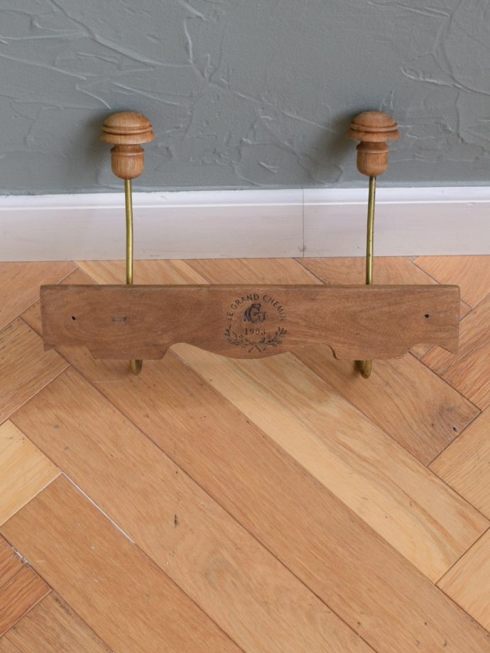 フレンチアンティーク風のおしゃれなフック、コート＆ハット用の壁