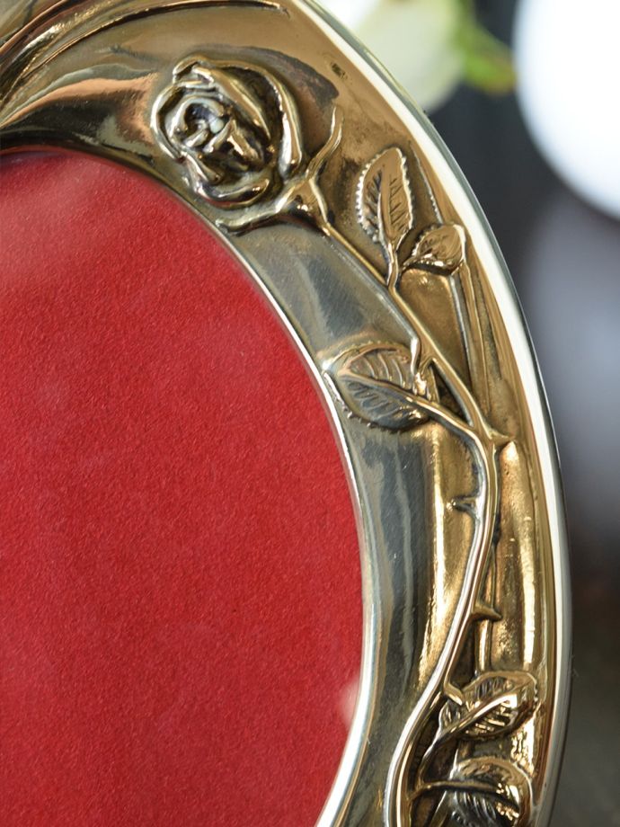 イタリアから届いたおしゃれなフォトフレーム、バラがデザインされた