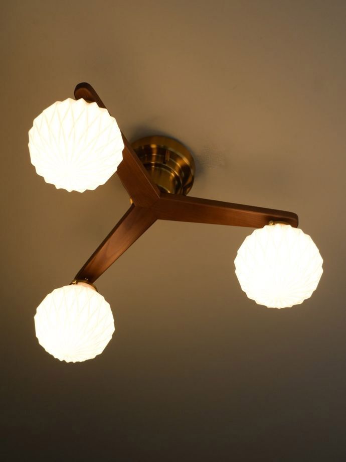 ビンテージ風のシーリングライト、ホワイトシェードのおしゃれな照明(3