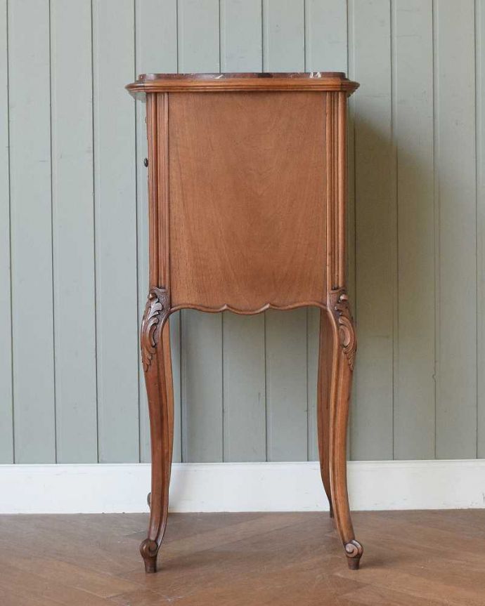 フランスのアンティーク家具、大理石天板のナイトテーブル