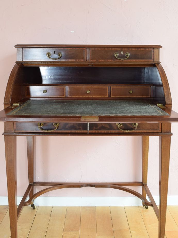 イギリスから届いたライティングビューロー、アンティークのおしゃれな