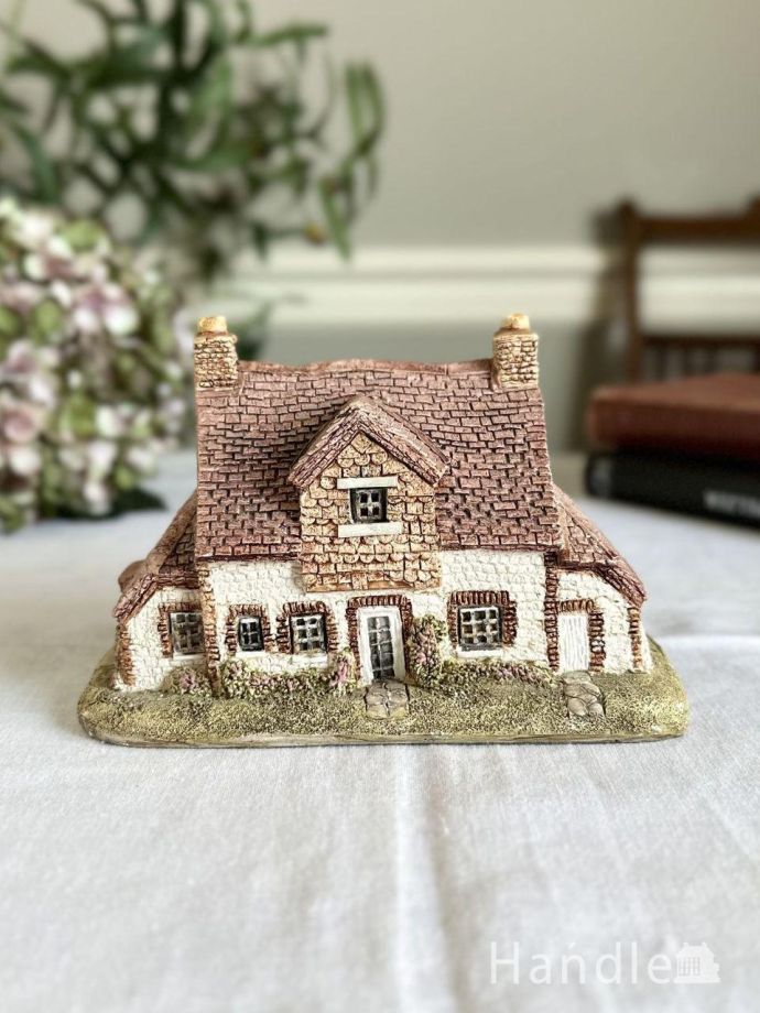 英国ビンテージのLilliput Lane(リリパット レーン)、シンメトリー