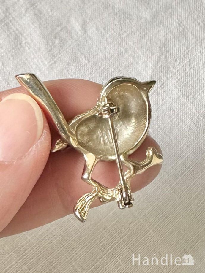 キラッキラに輝く深いグリーン色の小鳥、イギリスから届いた