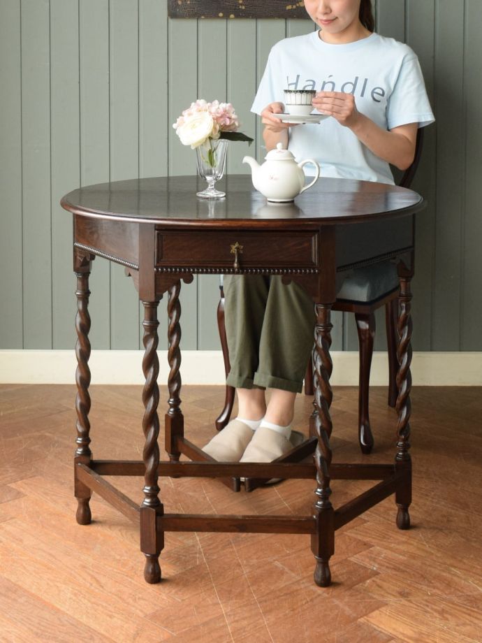 英国アンティークのコンソールテーブル、ハーフムーン型の伸長式ゲーム