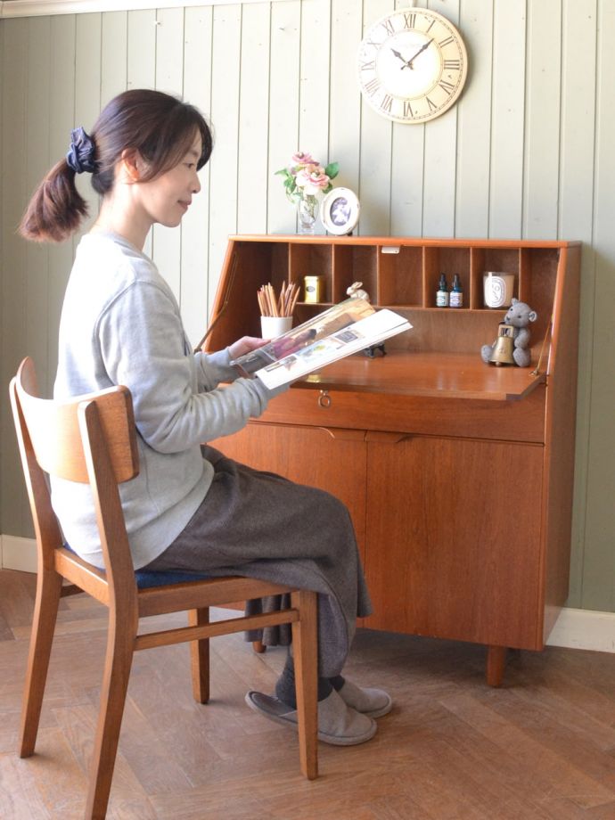 イギリスのビンテージ家具、北欧スタイルのシンプルでおしゃれな