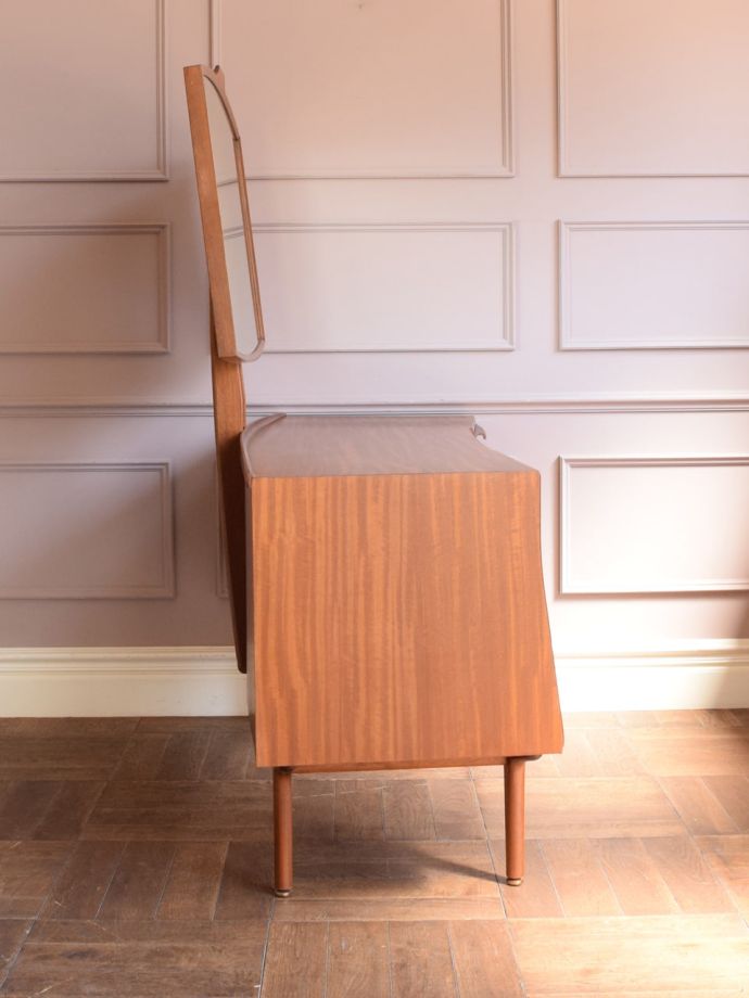 McINTOSH社のカッコいいビンテージ家具、イギリスで見つけたミッド