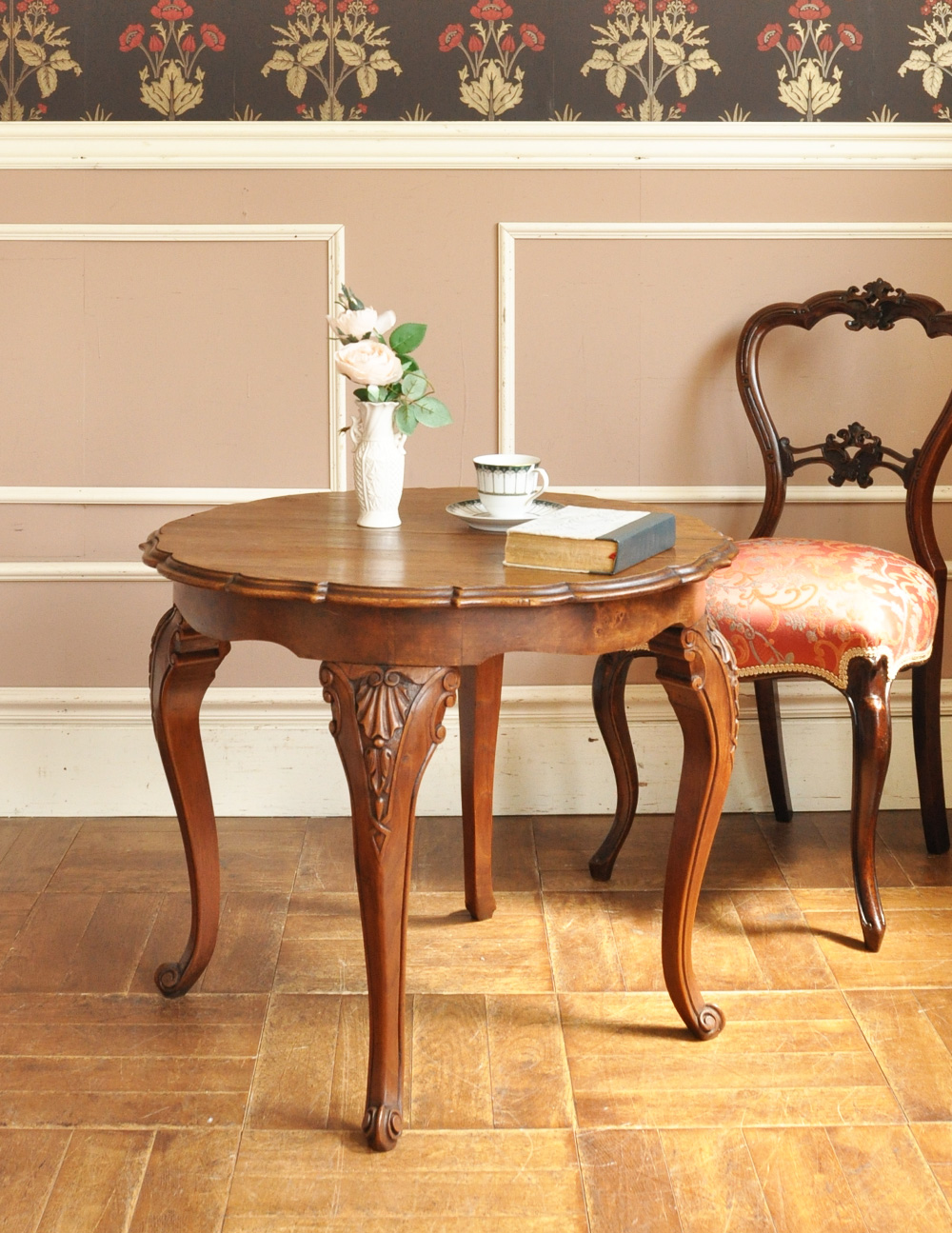 フランスのアンティーク家具、猫脚のオケージョナルテーブル（簡易