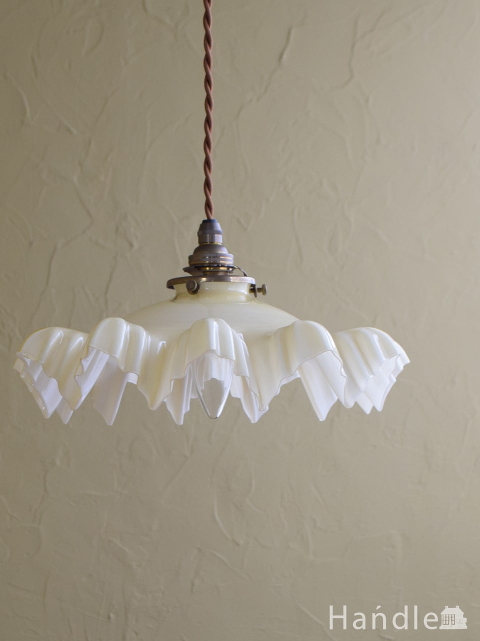 アンティークのフレンチシェード、美しいフリルのペンダントライト