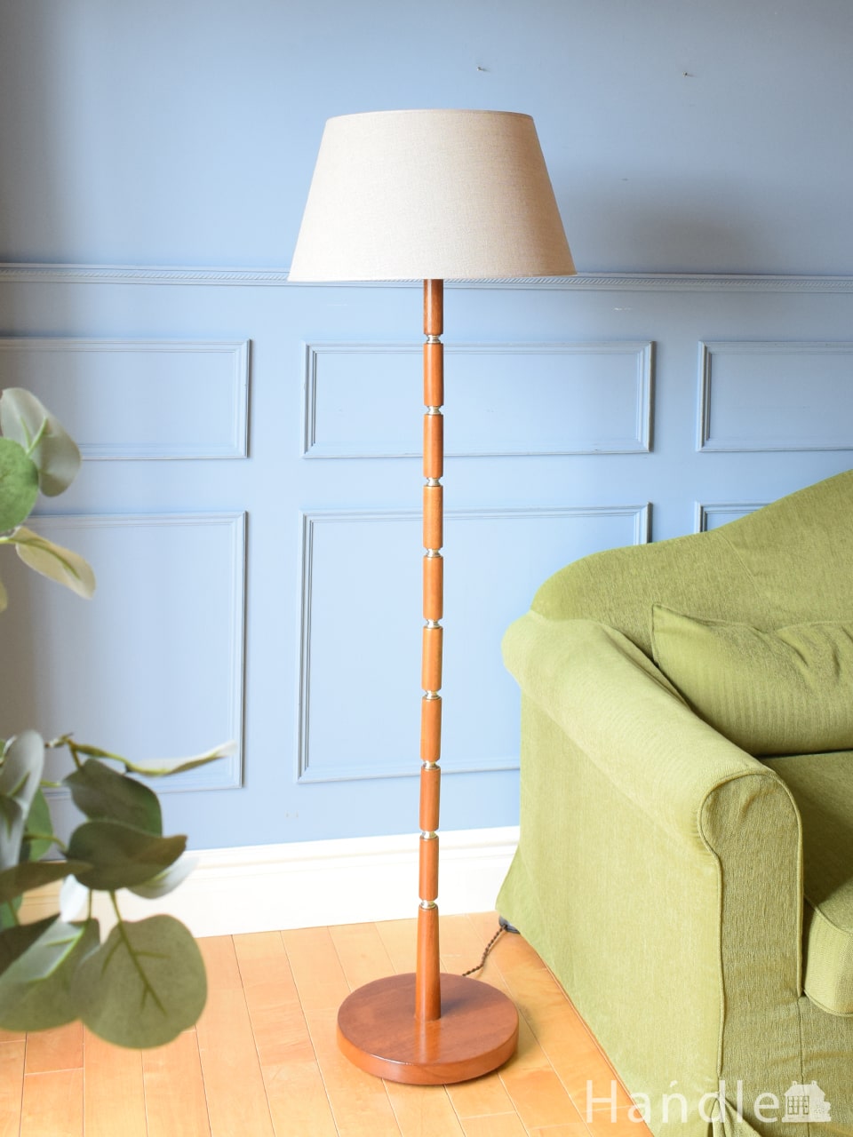 英国輸入のスタンドライト、ツイストが美しいアンティークフロアランプ