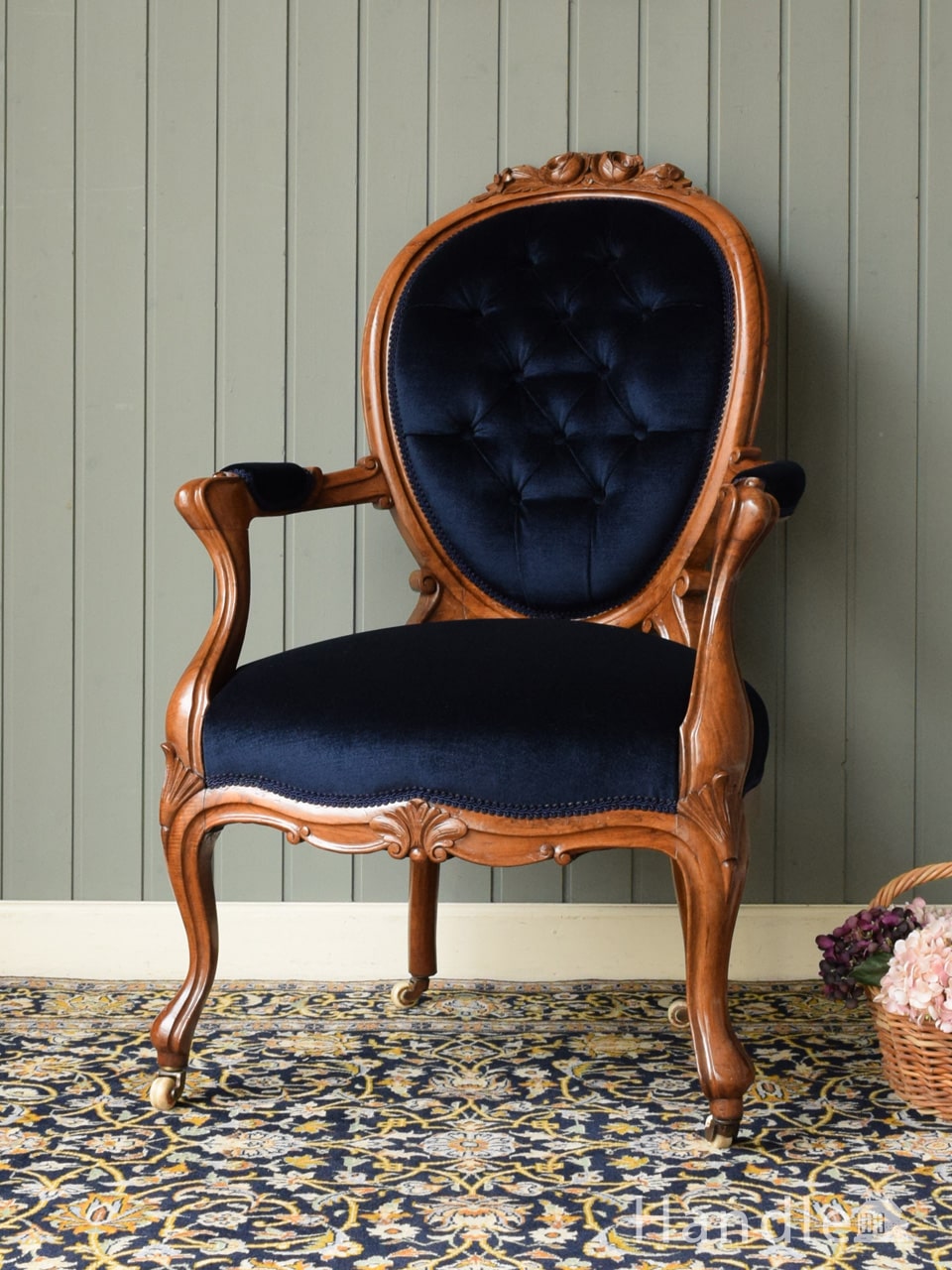 ひとり掛けのオシャレなソファ、アンティークのイギリス家具