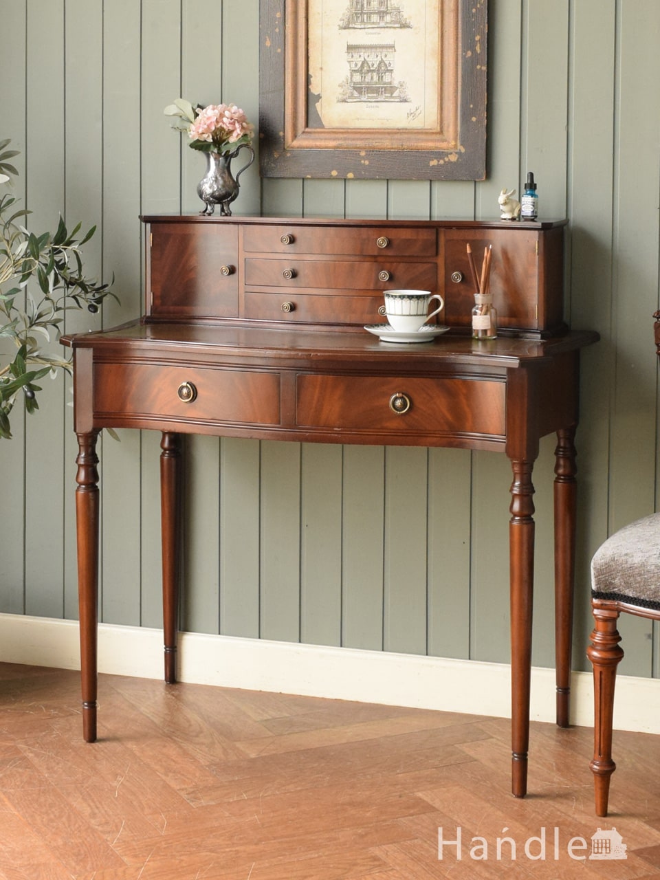 北欧デザインの珍しい家具、伸張式タイプの機能的なヴィンテージデスク