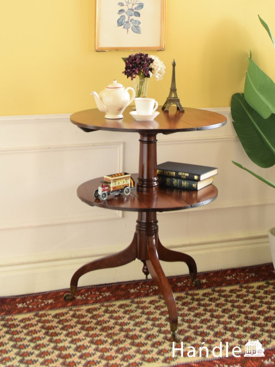 英国アンティークの美しいダムウェイター、拡張式バタフライタイプの2