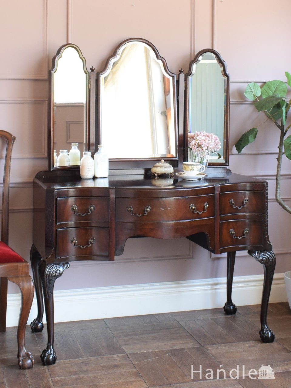 イギリスから届いたアンティークのドレッサー、マホガニー材の三面鏡の