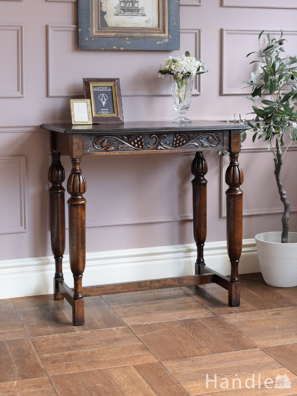 英国のアンティーク家具、ハーフムーン型の美しいコンソールテーブル(k